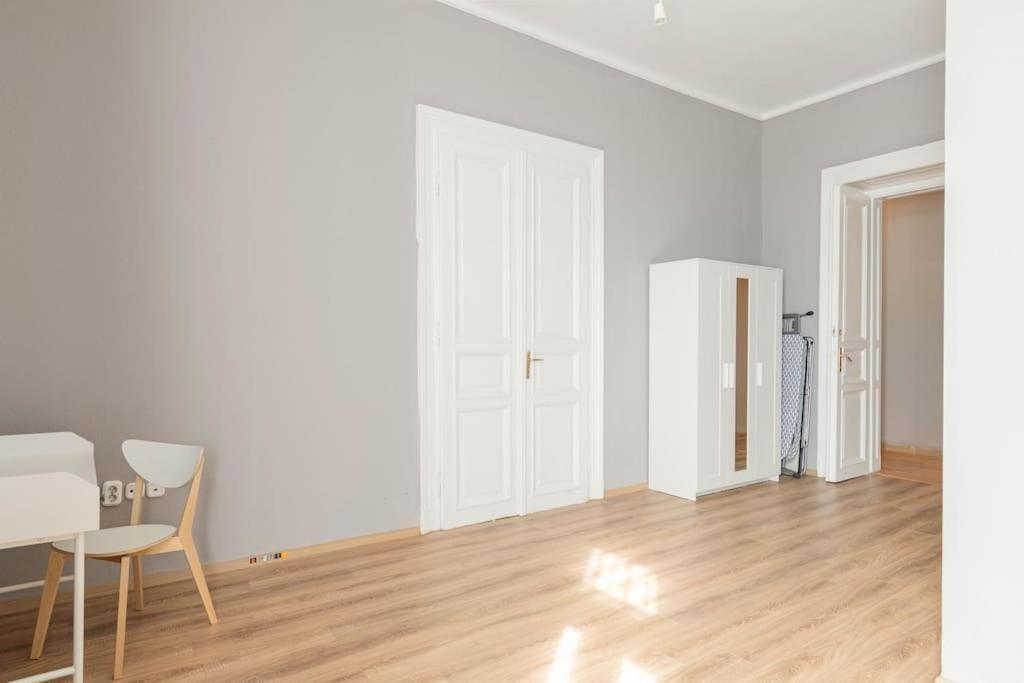 Queen Erzsebet Apartment بودابست المظهر الخارجي الصورة