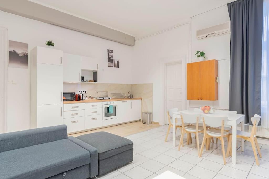 Queen Erzsebet Apartment بودابست المظهر الخارجي الصورة
